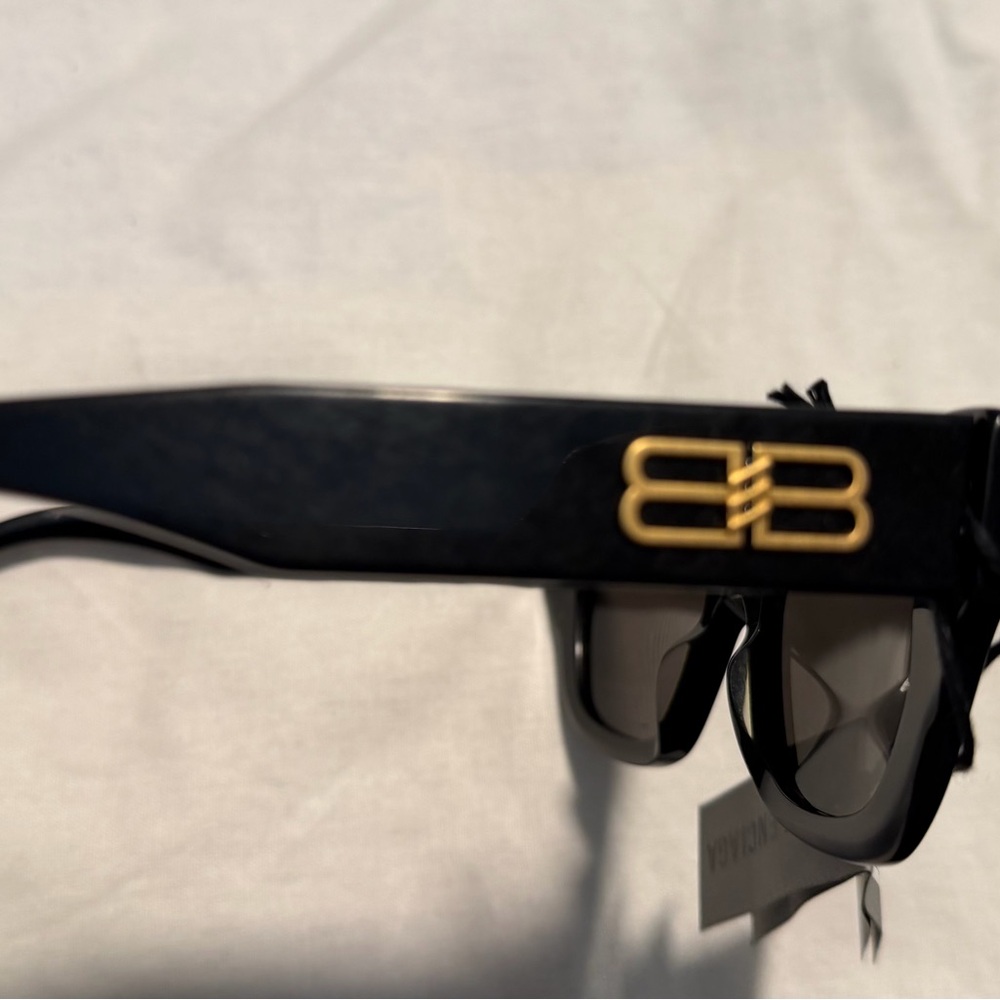 BALENCIAGA BB0234S 002 sunglasses- Black